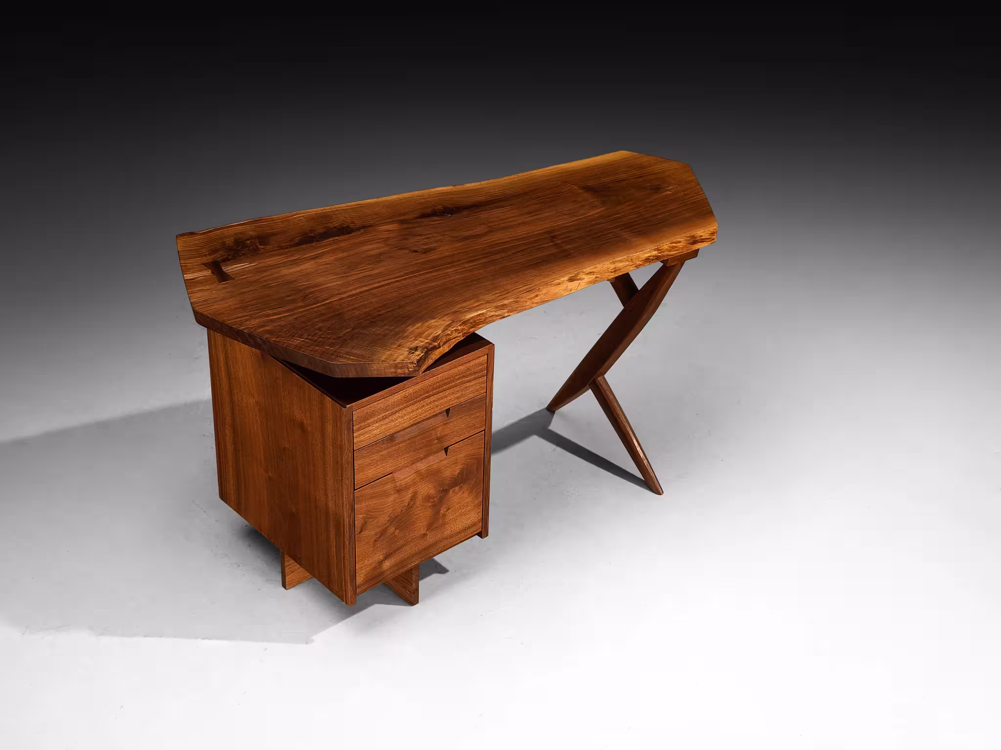 Grumeti Lodge Desk